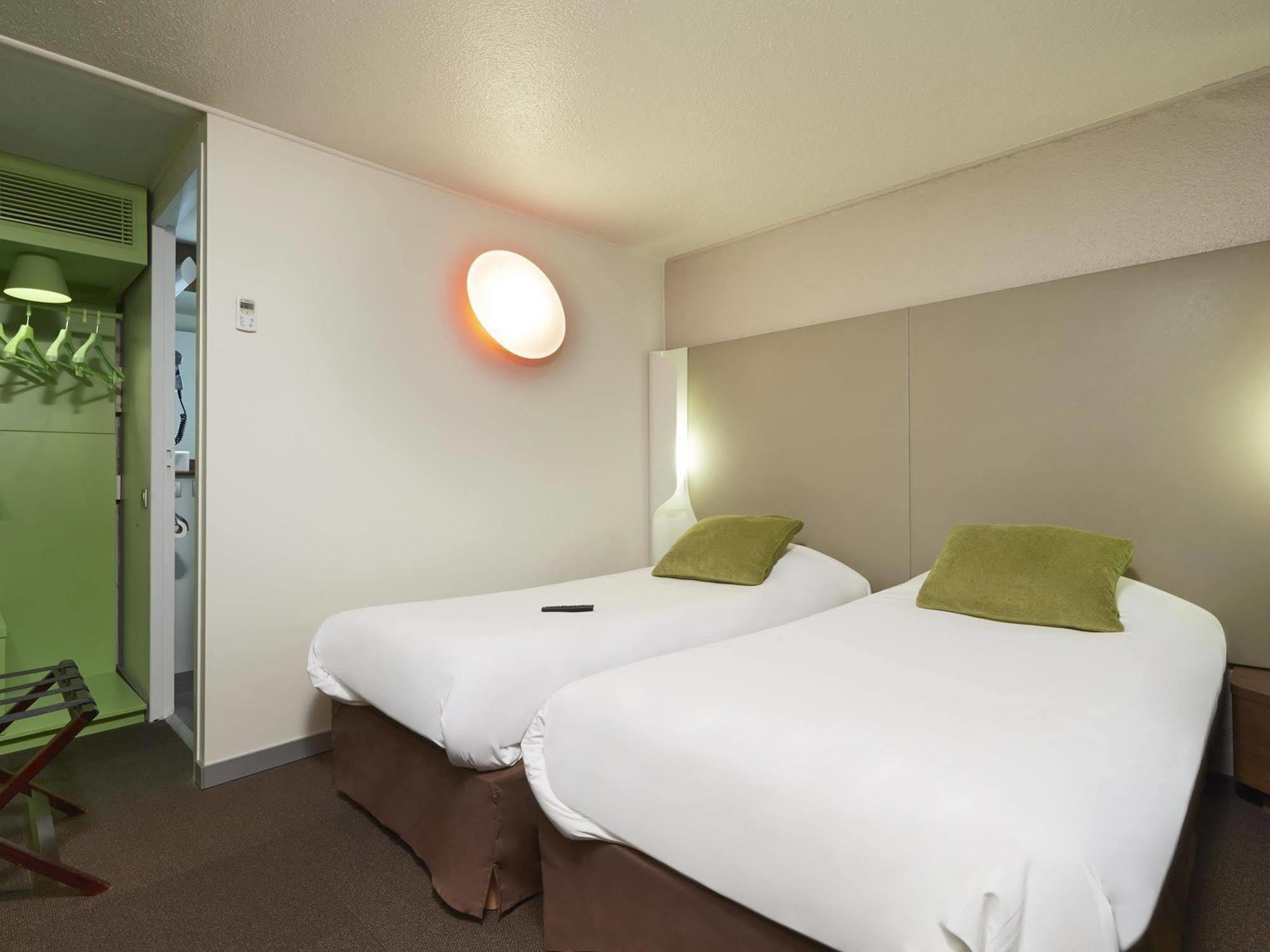 Campanile Montesson - Le Vesinet Hotel Bagian luar foto