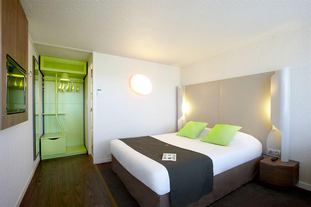 Campanile Montesson - Le Vesinet Hotel Bagian luar foto
